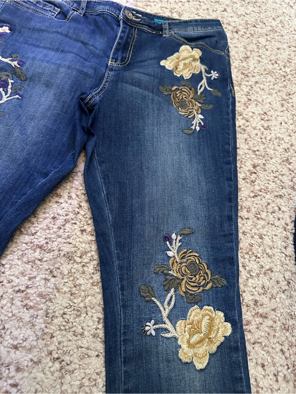 Embroidered Blue Skinny Jeans with Floral Detail - Picture 4 of 8